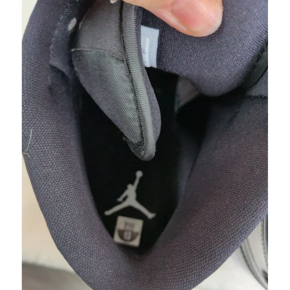 Jordan 1 Mid SE 